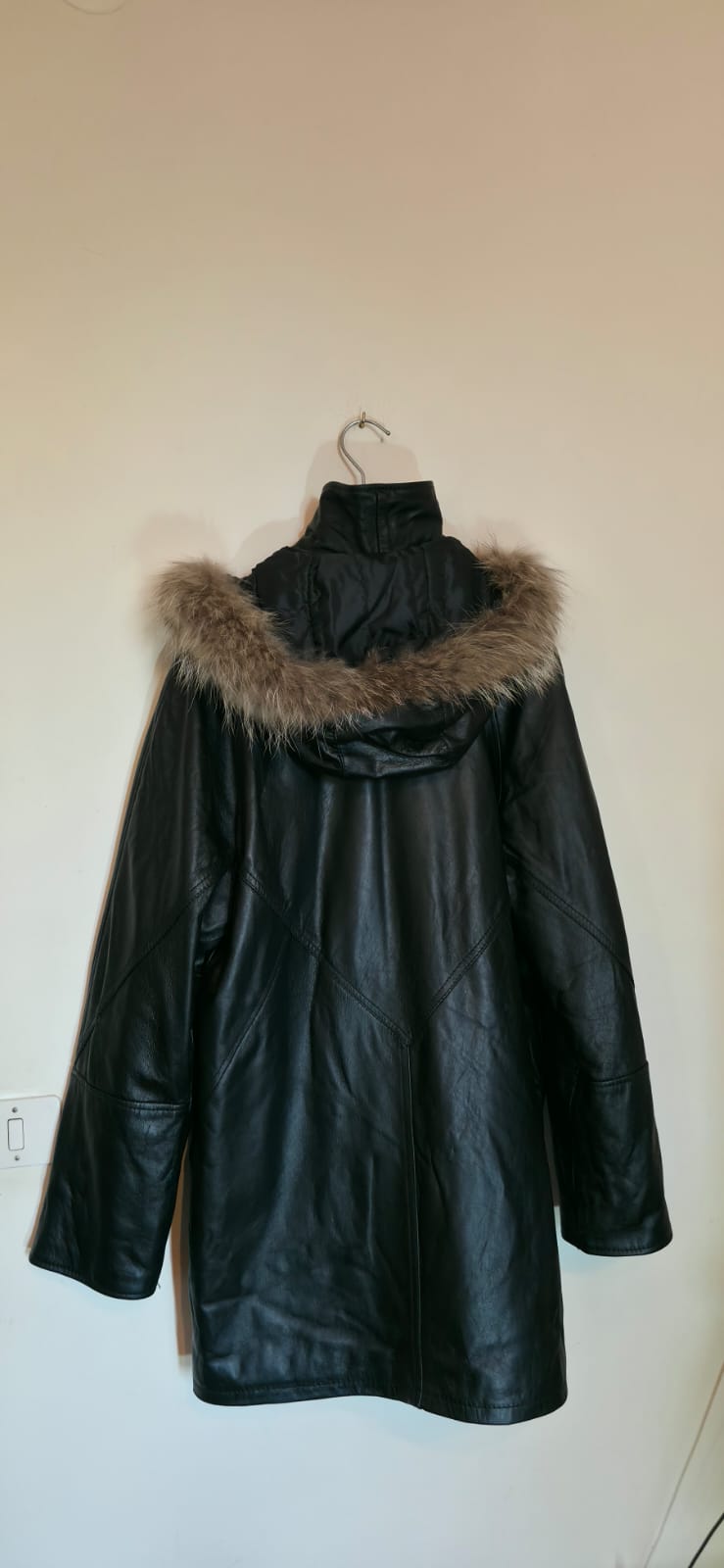 Giaccone vera pelle 3/4 nuovo Tg. S. nero.