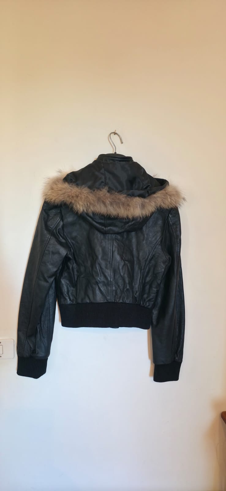 Giubbotto bomber nero vera pelle imbottito Tg. 42 / 44 / 50.